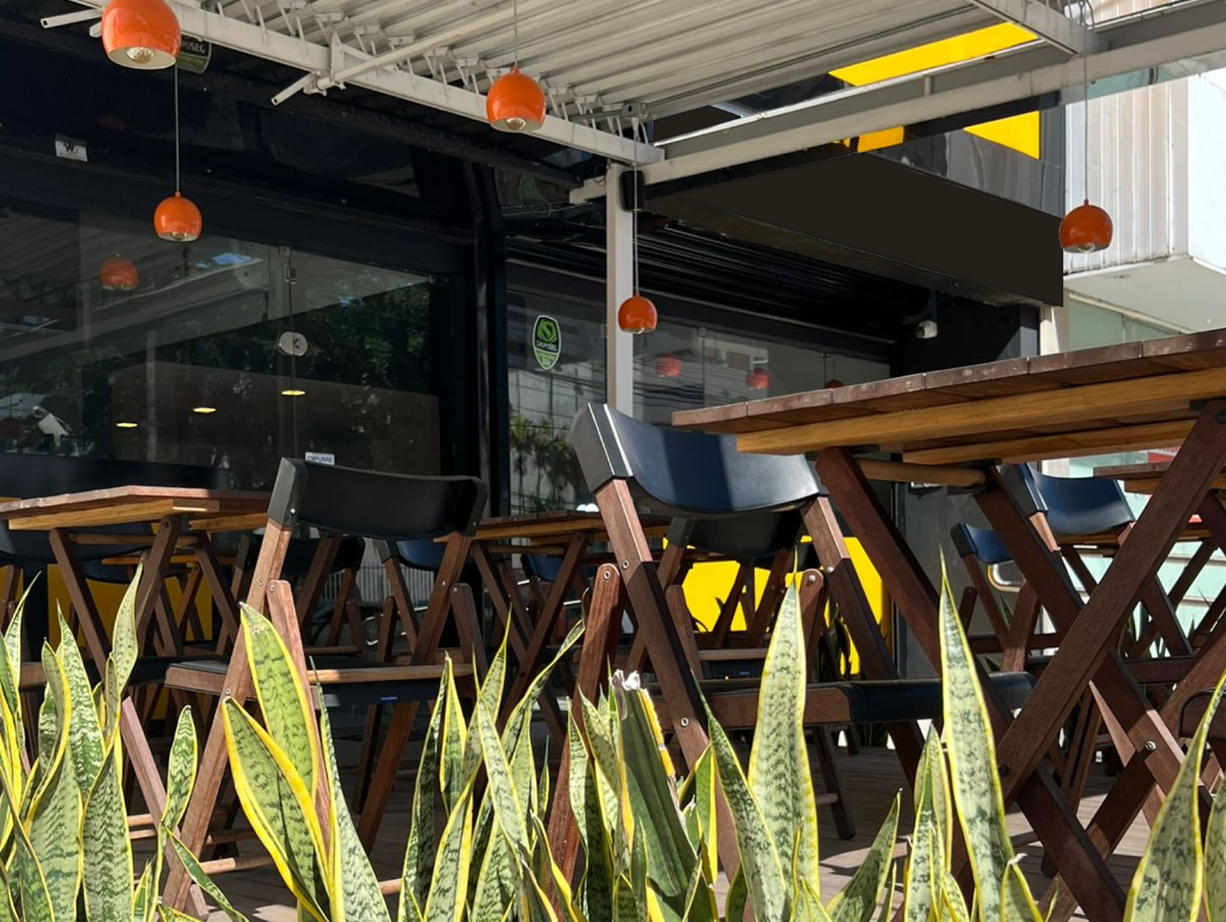 Deck externa do Restaurante Maracajú Comfort Food